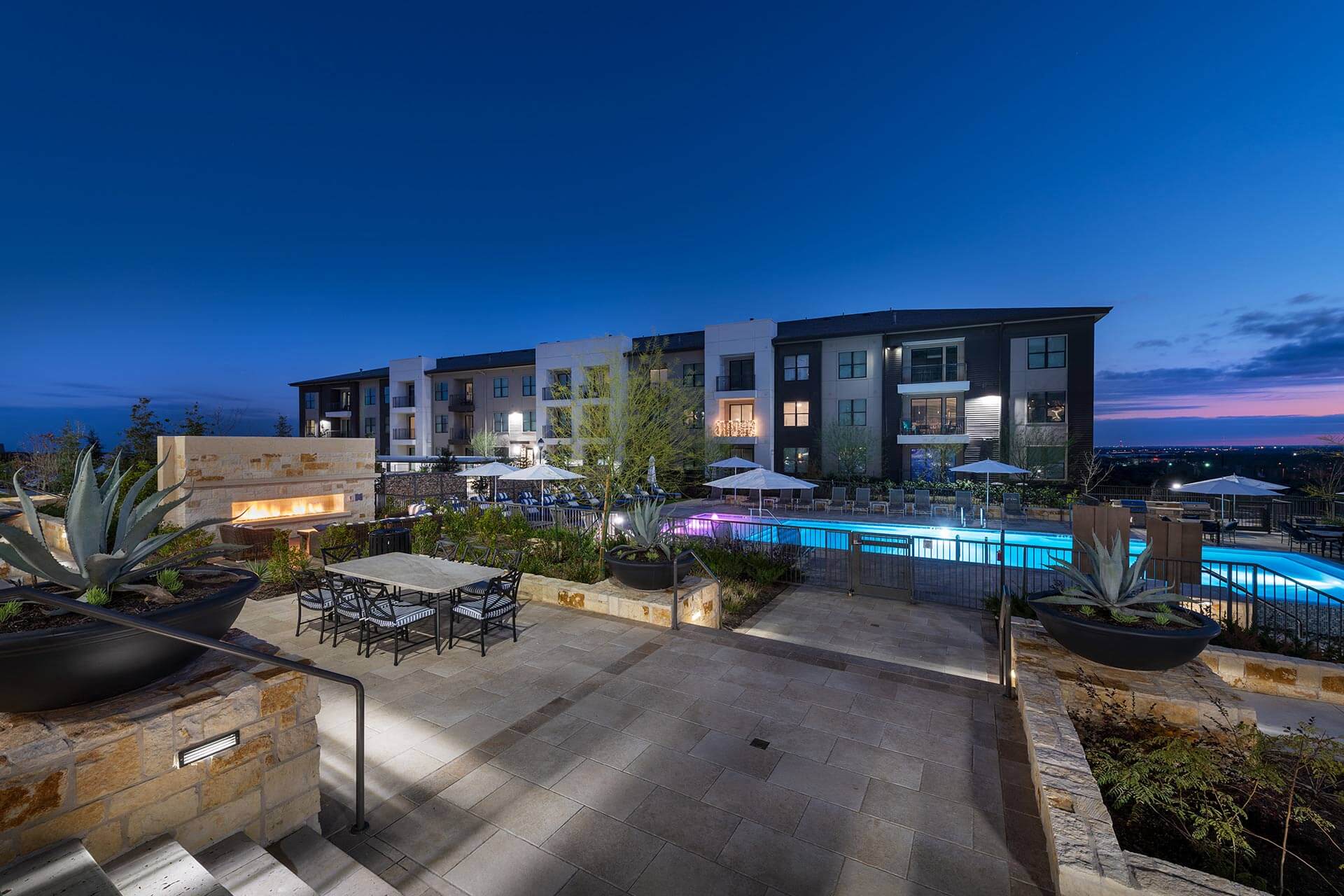Luxury Apartment Homes Available at Windsor Oak Hill, 6701 Rialto Blvd, Austin